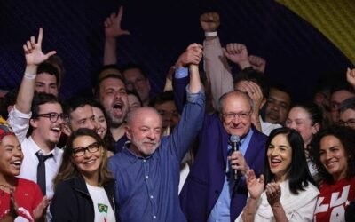 Lula Gana Cuarta Presidencia en Remontada Histórica y Enfrenta Desafíos de Su Rival en Brasil